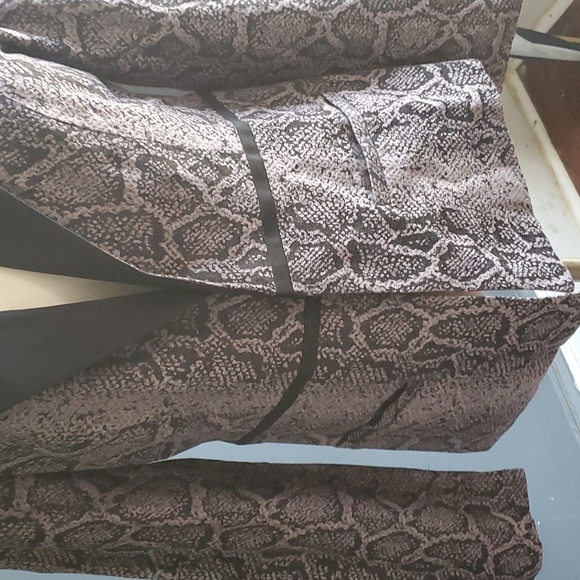 Mark woman's slim fit gray black snake print blazer jacket size L - Picture 4 of 13